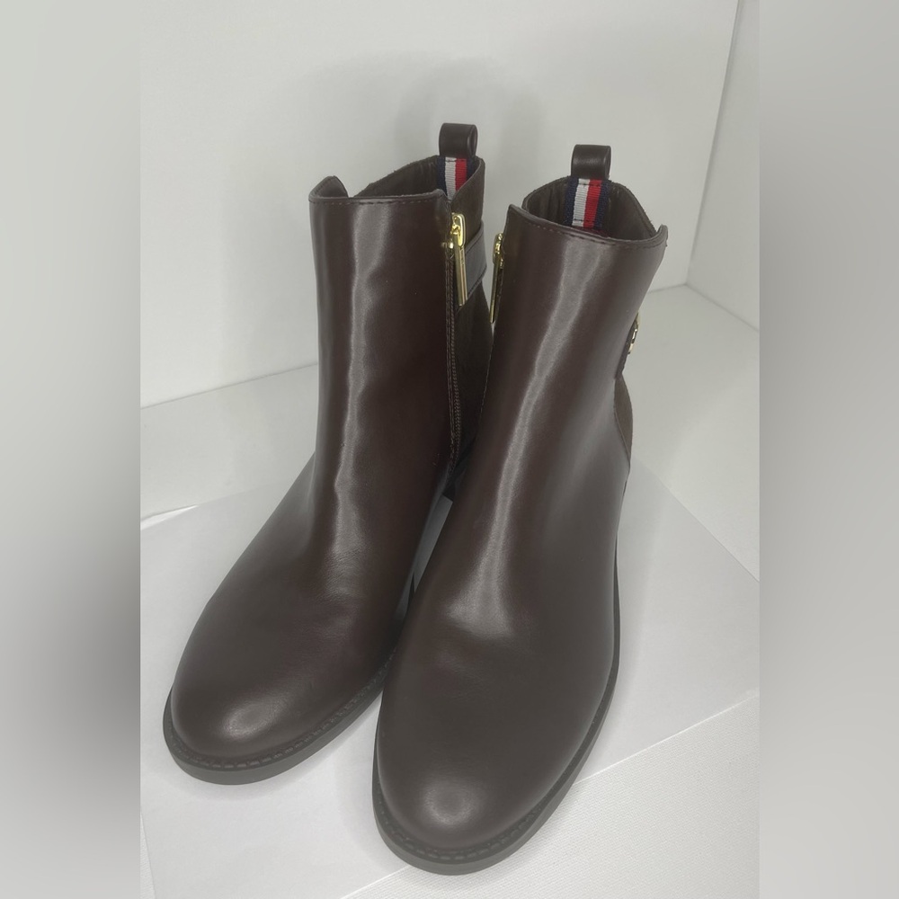 Tommy Hilfiger Women’s Twinella Boots – Size 7